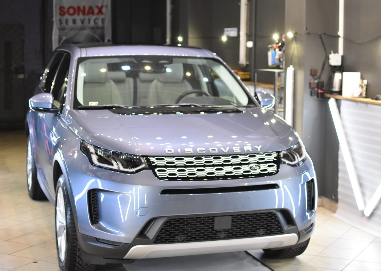 Auto pulēšana, keramiskais pārklājums, salona tīrīšana, Caroscar, caroscar.lv logu tonēšana, salona ķīmiskā tīrīšana, skrāpējumu likvidēšana, skrāpējumu pulēšana, ppf aizsardzības plēves